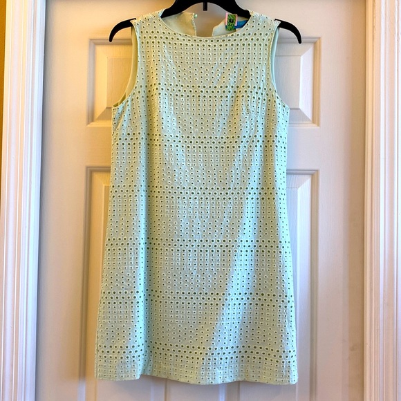 buttons Dresses & Skirts - Vintage summer celery cotton eyelet shift dress, S